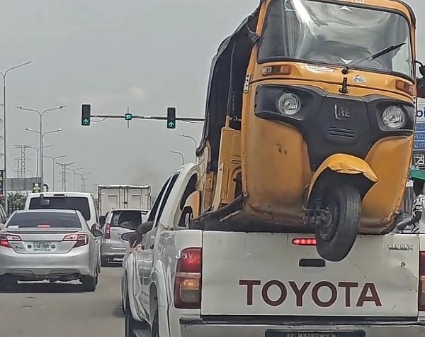 Photos : Toyota Hilux, A Tried-and-tested “Workhorse”, Seen Giving Keke Marwa A Lift - autojosh 