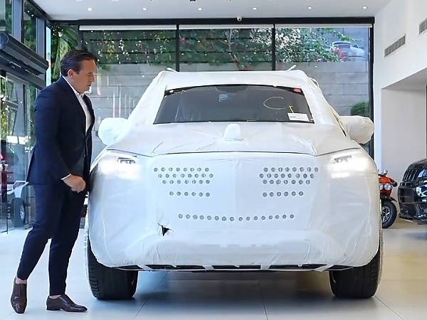 Watch The Unboxing Of A Tear Rubber Mercedes-Maybach GLS 600 Worth Over N350 Million - autojosh 