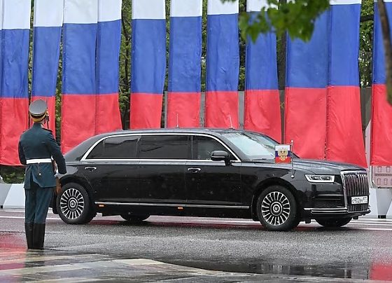 Vladimir Putin Sworn-in For A Record 5th Term, Chauffeured In Armored Aurus Senat L700 Limousine - autojosh