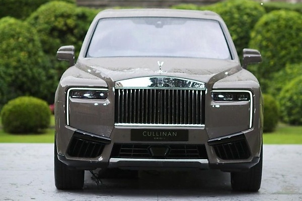 Close-up View Of The New Rolls-Royce Cullinan Series II Before You See One On The Nigerian Roads - autojosh 