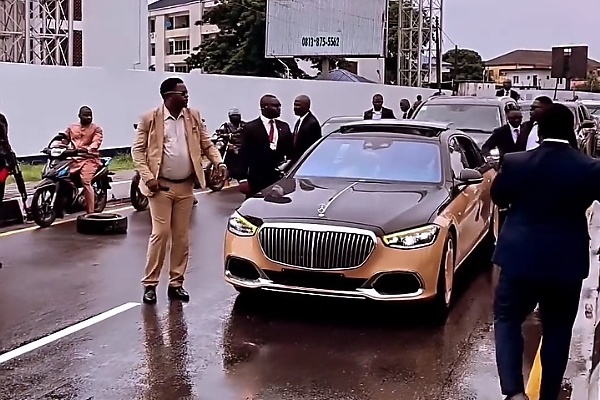 Moment Davido Pulled Up In Style To The Venue Of His Wedding In Mercedes-Maybach S-Class By Virgil Abloh - autojosh 