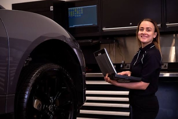 JLR Trains 20,000+ Employees And Partners In Readiness To Build Luxury Electric Cars - autojosh