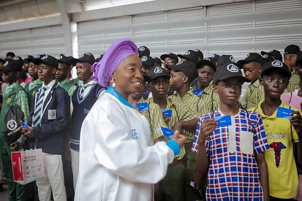 Lagos First Lady Took 230 Boys On Industrial Tour, Rode In Blue Line Train From Marina To Alaba Station - autojosh 