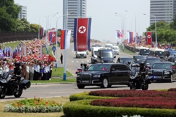 Photo News : Vladimir Putin Met With A Reception Fit For A King Following His Arrival In North Korea - autojosh 