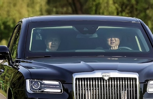 Vladimir Putin Arrives North Korea, Takes Host Kim Jong Un For A Spin In Russian-made Aurus Senat Limo - autojosh 