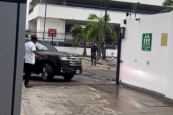 Zenith Bank New CEO Assumes Office, Turns Up At HQ In Style In Toyota ...