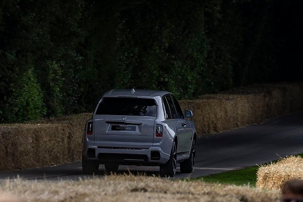 Photos : 2025 Rolls-Royce Cullinan Series II Pushed To Its Limit At The Goodwood Festival Of Speed - autojosh 