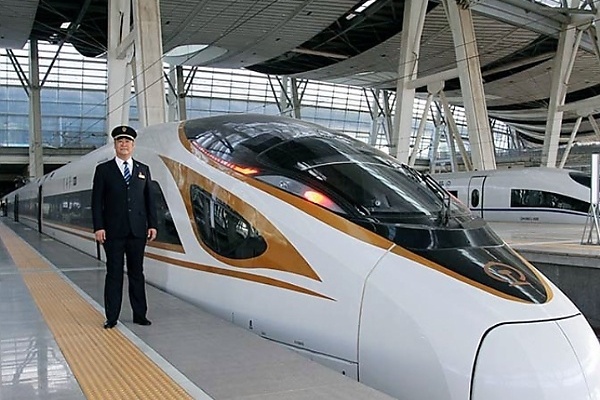 Meet Chinese Who Rose From Driving 60 km/h Steam Locomotives To 350 km/h Bullet Trains - autojosh 