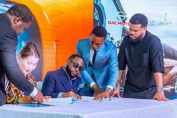 Davido Receives Brand New GAC GS8 SUV As Part Of Partnership Deal With CIG Motors - autojosh