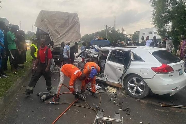 LASEMA Used Specialized Tools To Remove Toyota Venza Driver After Crashing Into Stationary Truck - autojosh