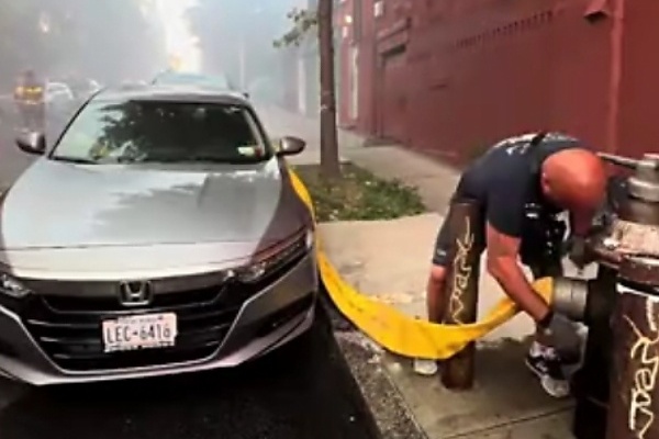 New York City Firefighters Breaks A Car’s Windows To Pass A Hose After A Driver Blocked A Fire Hydrant - autojosh 