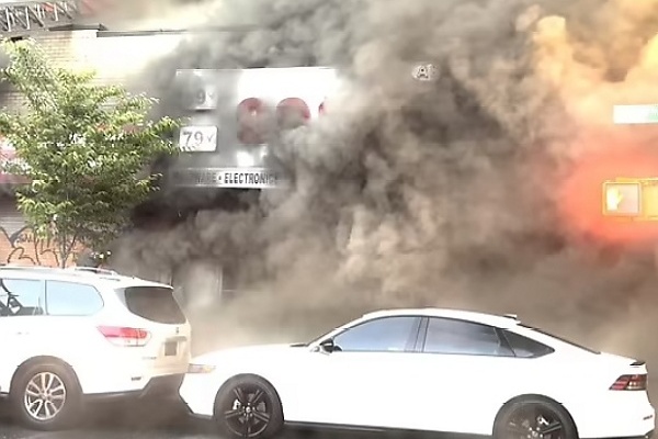 New York City Firefighters Breaks A Car’s Windows To Pass A Hose After A Driver Blocked A Fire Hydrant - autojosh 