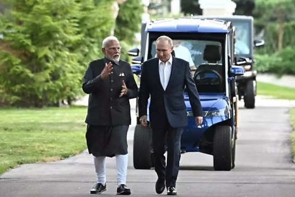 Russian President Vladimir Putin Drives Indian PM Modi Around In Electric Golf Cart - autojosh 