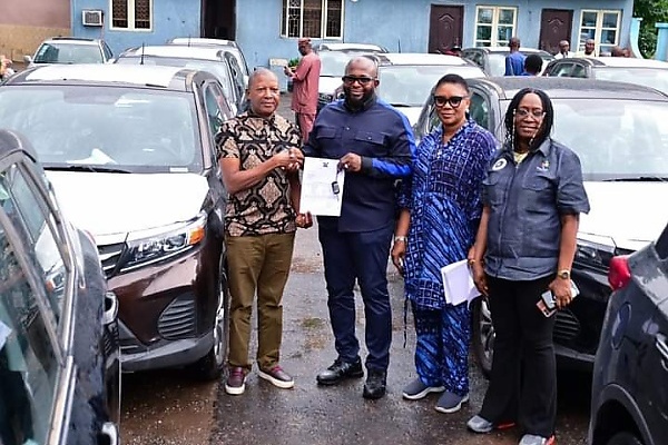 Sanwo-Olu Presents Official Vehicles To Directors In Public Service To Increase Productivity - autojosh 