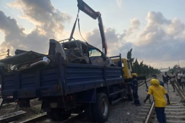 Toyota Hilux Overturns After Reckless Driver Collided With Oncoming Train In Lagos - No Injuries Recorded - autojosh 