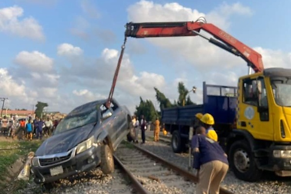 Toyota Hilux Overturns After Reckless Driver Collided With Oncoming Train In Lagos - No Injuries Recorded - autojosh 