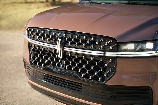 Lincoln Introduces Redesigned All-new 2025 Navigator SUV - autojosh 