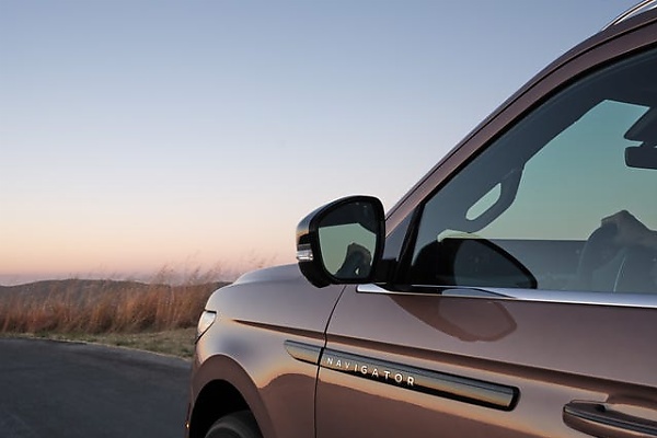 Lincoln Introduces Redesigned All-new 2025 Navigator SUV - autojosh 