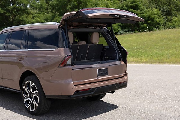 Lincoln Introduces Redesigned All-new 2025 Navigator SUV - autojosh 