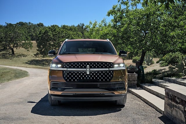 Lincoln Introduces Redesigned All-new 2025 Navigator SUV - autojosh 