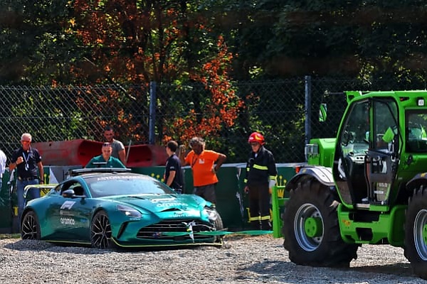 Aston Martin Vantage F1 Safety Car Crashed Into Barrier During Practice Run Ahead Italian Grand Prix - autojosh 