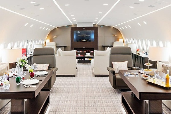 Inside The Boeing Business Jet 787 Dreamliner Before The Seats Are Installed - autojosh 