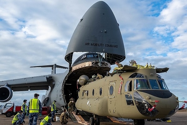 Massive Cargo Planes : Inside C-5 Galaxy, C-17 Globemaster That Carries US President’s Limousines - autojosh 