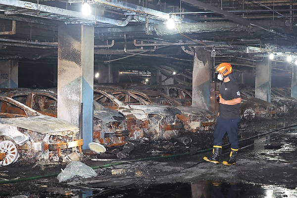 140 Vehicles Damage After Electric Mercedes EQE Burst Into Flames At An Underground Parking Lot - autojosh