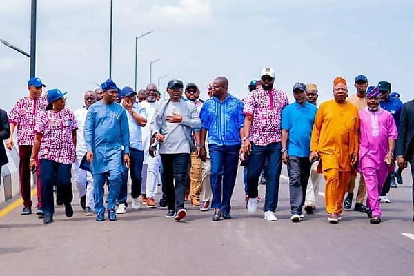 Sanwo-Olu Opens Mushin Flyover, The Last Of The Five Overpasses Built Along The Red Line Corridor - autojosh 