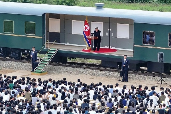 North Korea Kim Jong-un’s New Mercedes-Maybach GLS 600 Spotted Inside His Armored Train - autojosh 