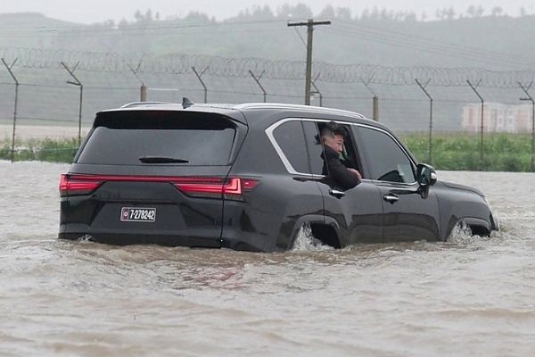 North Korea Kim Jong-un Travels Through Floodwaters In Lexus LX 600 SUV To Supervise Evacuation - autojosh 