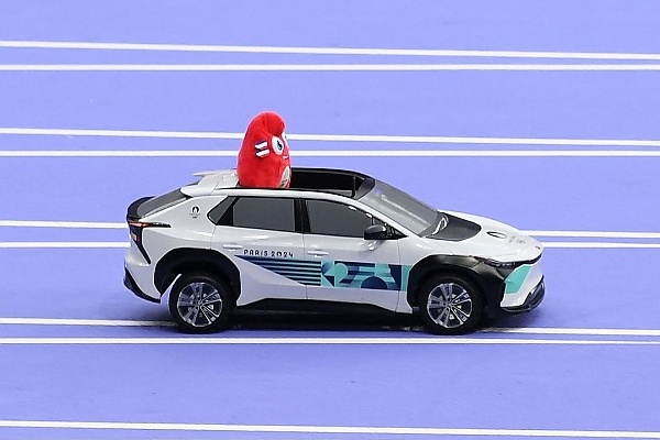 Photos : Paris 2024 : Toyota's Remote-controlled “Field Support Cars Carrying Javelins, Phryges - autojosh 