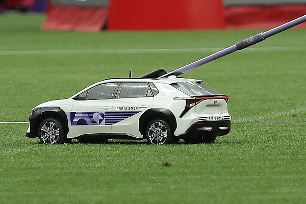 Photos : Paris 2024 : Toyota's Remote-controlled “Field Support Cars Carrying Javelins, Phryges - autojosh 