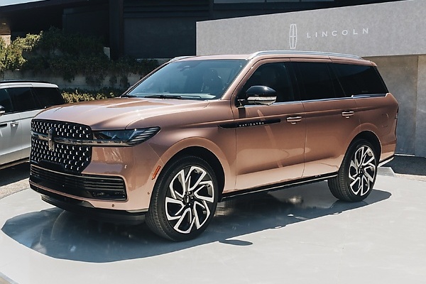 Tennis Superstar Serena Williams To Get Free 2025 Lincoln Navigator SUV As Brand Ambassador - autojosh 