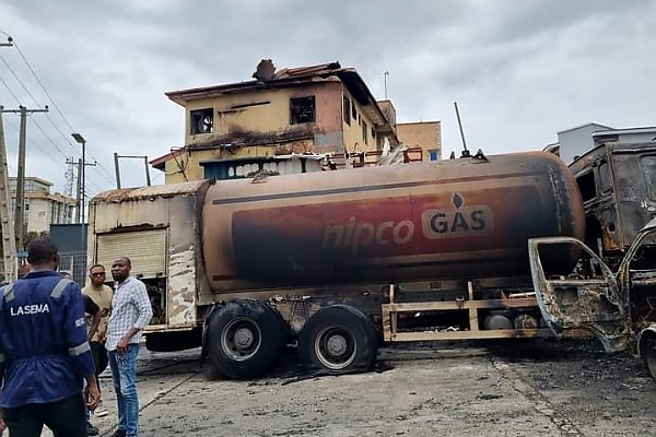 Six Vehicles Destroyed As 12-ton Gas Truck Burst Into Flames At Mobil Filling Station In Lagos - autojosh 