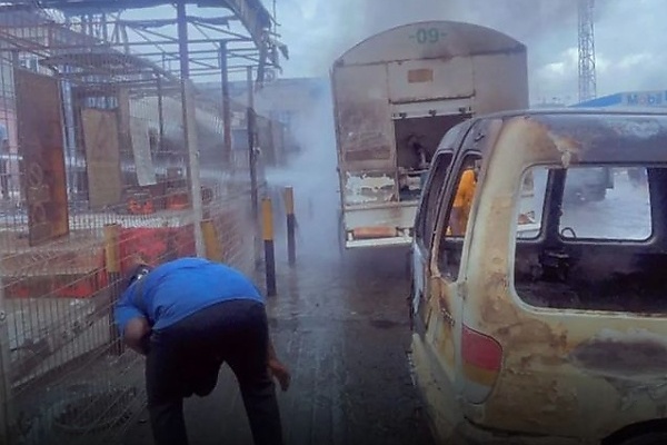 Six Vehicles Destroyed As 12-ton Gas Truck Burst Into Flames At Mobil Filling Station In Lagos - autojosh