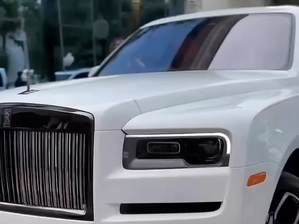 Bishop David Oyedepo Gets Two Rolls-Royce Cullinan SUVs Worth N1.5b Each As 70th Birthday Gift - autojosh 
