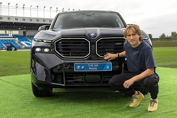 BMW Present New Official Cars To Real Madrid Football Team - See The Models They Picked (PHOTOS) - autojosh 