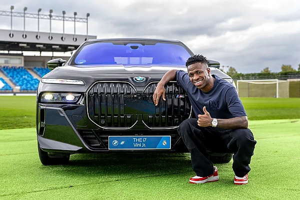 BMW Present New Official Cars To Real Madrid Football Team - See The Models They Picked (PHOTOS) - autojosh 
