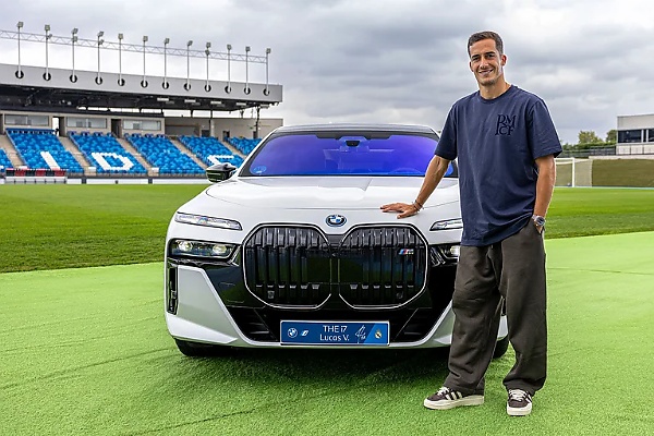BMW Present New Official Cars To Real Madrid Football Team - See The Models They Picked (PHOTOS) - autojosh 