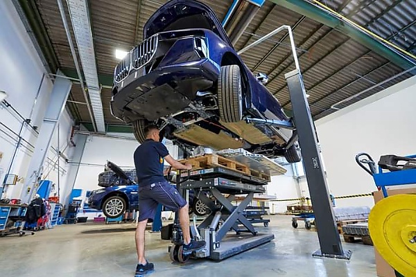 Today's Photos : BMW's Recycling And Dismantling Centre Is Where Prototype Vehicles Goes To Die - autojosh 
