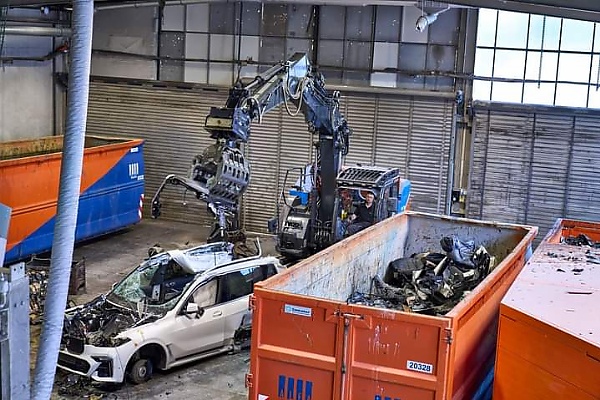 Today's Photos : BMW's Recycling And Dismantling Centre Is Where Prototype Vehicles Goes To Die - autojosh 
