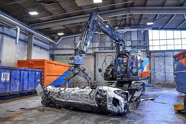 Today's Photos : BMW's Recycling And Dismantling Centre Is Where Prototype Vehicles Goes To Die - autojosh 
