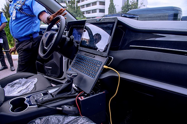 Nigeria Police Unveils Hi-tech e-CMR e-enforcement Patrol Car And Gadgets (PHOTOS) - autojosh