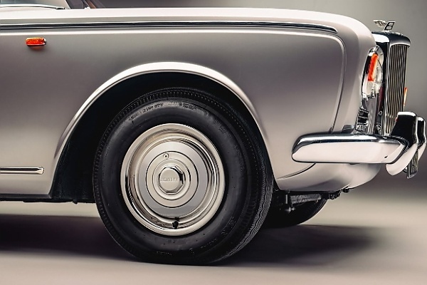 The First Bentley T-Series Found In Storage, Restored - Rolls-Royce Sold The Car As Silver Shadow - autojosh 