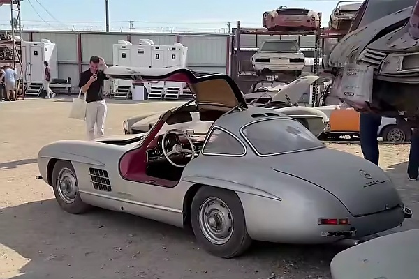 Hidden For 50 Years : 1956 Mercedes-Benz 300 SL “Alloy” Gullwing Sells For $9.3 Million - autojosh 