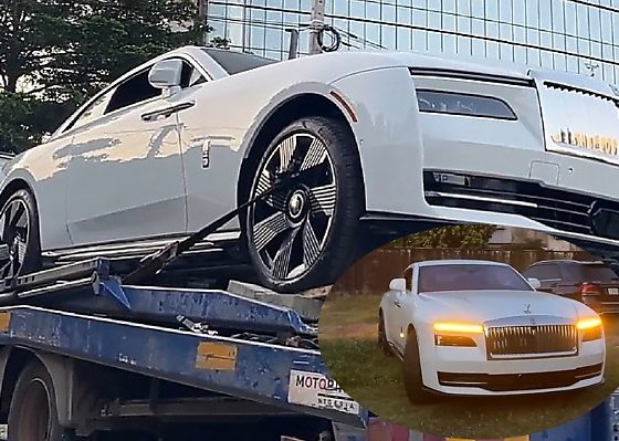 Davido’s Rolls-Royce Spectre Electric Coupe Worth N900m Arrives Nigeria, Delivered To Music Star - autojosh