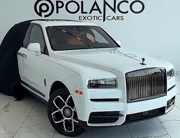 Watch The Delivery Of N1.5 Billion Rolls-Royce Cullinan Black Badge Gift To Bishop David Oyedepo - autojosh 