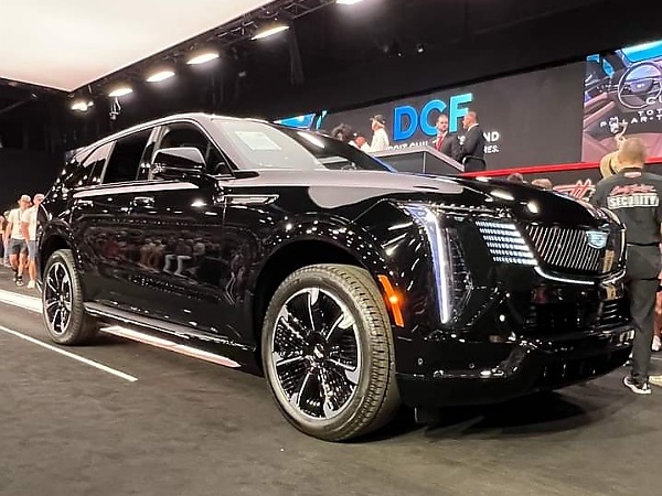 First 2025 Cadillac Escalade IQ VIN 001 Sells For $550,000 At Auction, All Proceeds To Children’s Fund - autojosh 