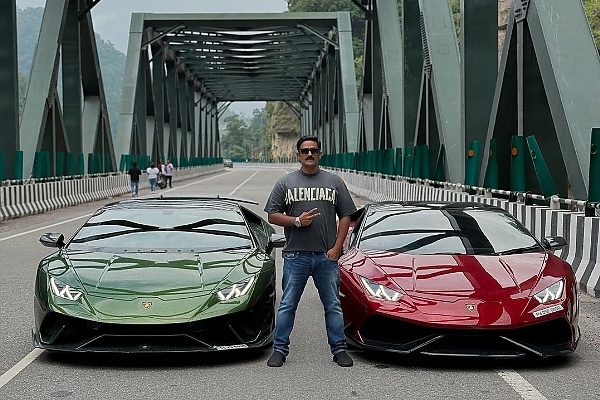 Lamborghini Owner Allows Police To Take Photos Inside His Supercar, Following A Routine Traffic Stop - autojosh 